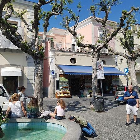 Appartamenti Su Piazza Matteotti Forio di Ischia Esterno foto
