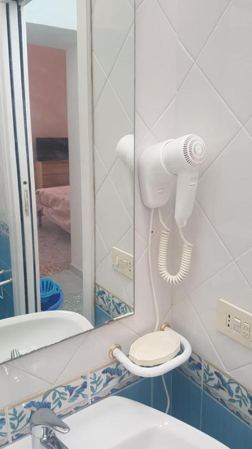 Appartamenti Su Piazza Matteotti Forio di Ischia Esterno foto