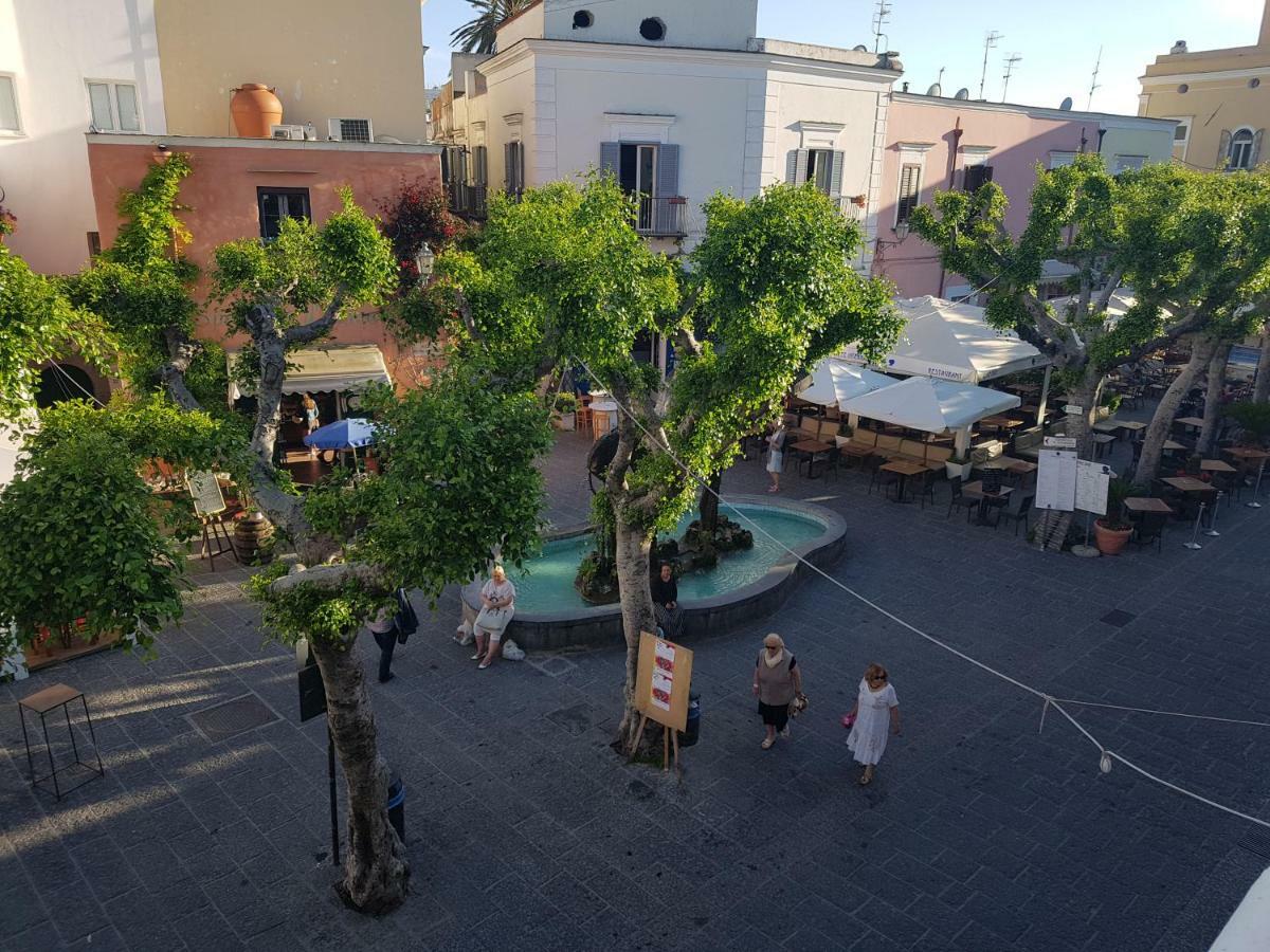 Appartamenti Su Piazza Matteotti Forio di Ischia Esterno foto