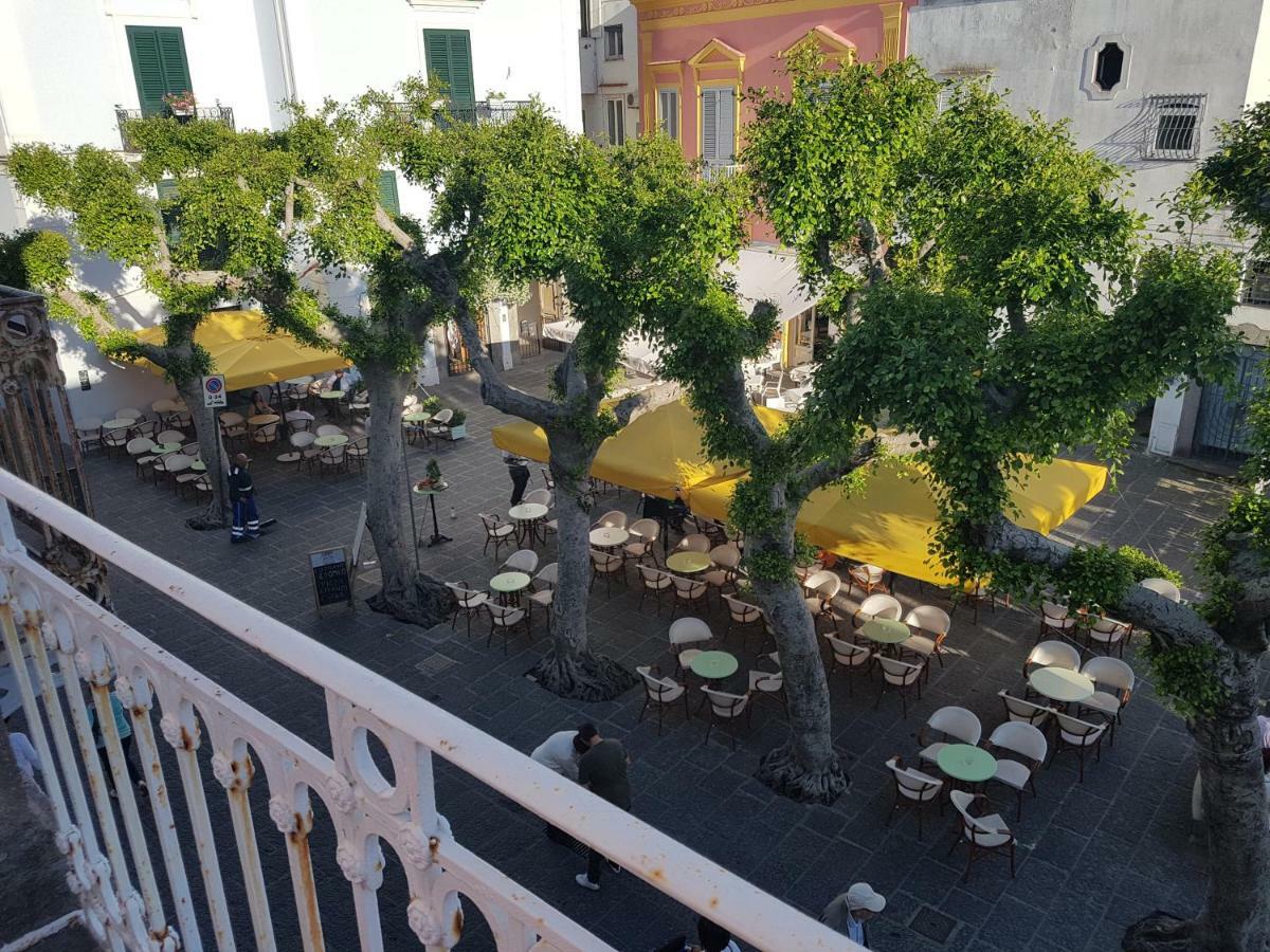 Appartamenti Su Piazza Matteotti Forio di Ischia Esterno foto