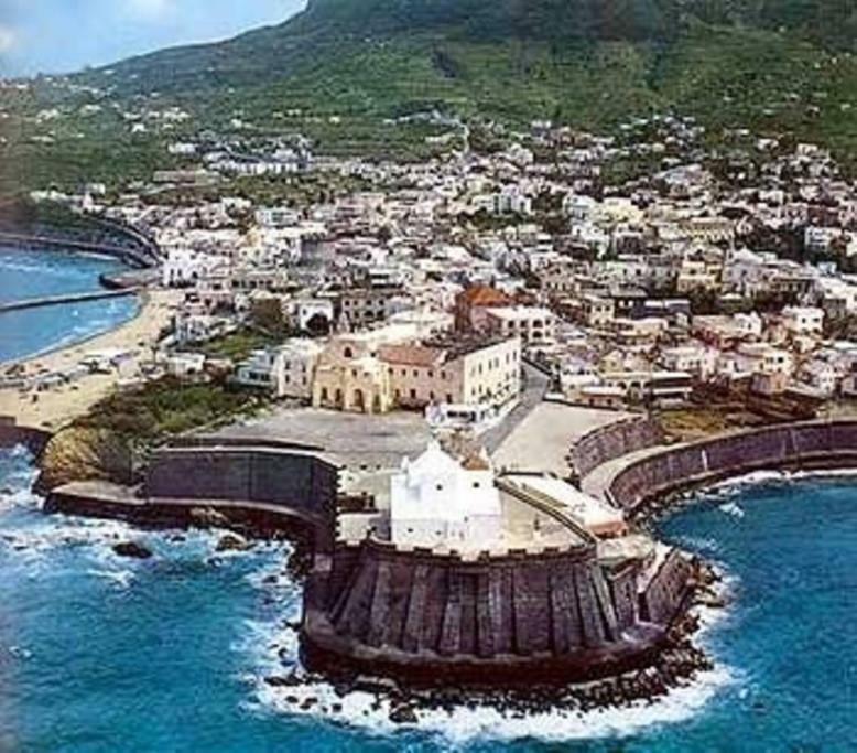 Appartamenti Su Piazza Matteotti Forio di Ischia Esterno foto